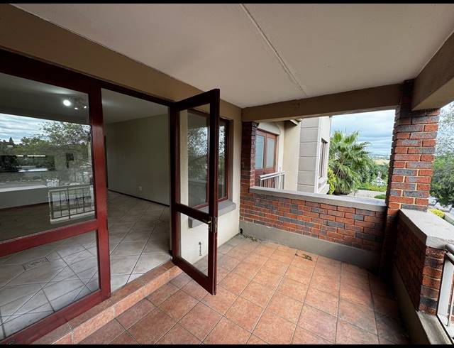 2 BEDROOM APARTMENT FOR SALE IN DOWERGLEN EXT 4